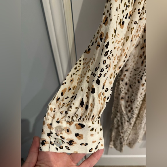 SOLD NWT Saltwater Luxe cheetah/leopard kimono M - Picture 3 of 8